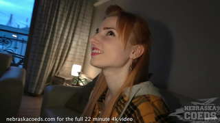 Yangi zanjabil qiz riki birinchi marta video closeups bilan aniq masturbatsiya