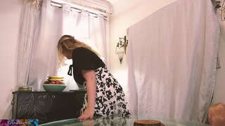 Homeschooling anzjani tgħallem l-omm dwar kif għandek sess