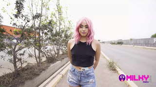 Peruanka ne pronalazi posao u svojoj zemlji i nalazi se u potrebi da joj da tijelo u zamjenu za novac