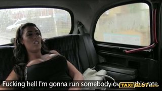 Katta juggs Ava uning taksi orqa da haydovchi bilan kovlab 