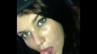 Աղջիկ հարեւանությամբ զբաղվում են օրալ սեքսով եւ глотает (ֆոտո