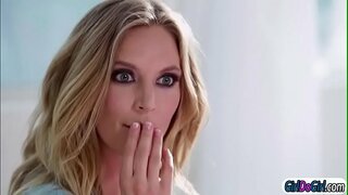 Belle-mère, Mona enseigner AJ gicler techniques