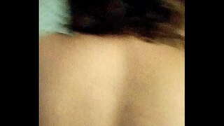 Soțul ei îl bate și mă uit la mine