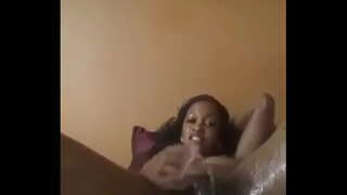 L-ilma jaqgħu squirt