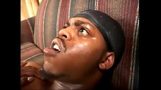 Trè redhaired chokola babe Kelly Wa peyi jida a te touse chou dlo nan bouch li apre blocage l &#039; nvi kon