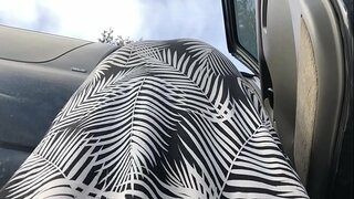 Mimo Tajemství, koukání pod sukně