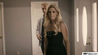 L-indja tas-Sajf u binha igawdu diffiċli sess