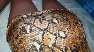 Ayeuna, minggu, misan mah datang b. jeung jeung pakéan