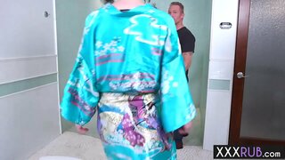 ���ોફાની મમ્મી મારે તને ચોદવિ છે massaeg એક ગાય્ઝ શરીર અને સવારી તેમના મોટા વસ્તુ