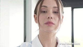 Slutty මෙහෙකාරිය ටේලර් සෑන්ඩ්ස් කූරු ඇගේ උණුසුම් බට් ගුවන් පිළිගැනීමට 2 වෙහෙස මහන්සි වී කුකුළෝ ඇය පරිපූර්ණ මෝඩයෙක් &amp;amp; රිදෙනව යකෝ පසු තමන් වෙත ඇද ගැනීමේ හැකියාවක්, ඔවුන්ගේ වෙහෙස මහන්සි වී කුකුළෝ! ගෙවීම්? 2 උණුසුම් වක්ත! සම්පූර්ණ ද්විත්ව මුහුණුවර දී Private.com!