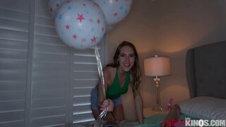 Βήμα-Sis Δίνει το Σφιχτό Μουνί της να μου τον Αδερφό Β-Μέρα