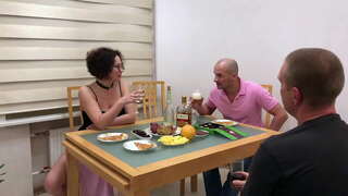 Sperma anali ex stazzjon tal-ferrovija (il-parti 1)