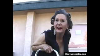 Old Chicks Turning Tricks #1-Jeanette, Dave Hardman, Dick Nasty-Yaşlı büyükanne iki sapık tarafından becerdin